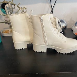 Lace up heeled booties